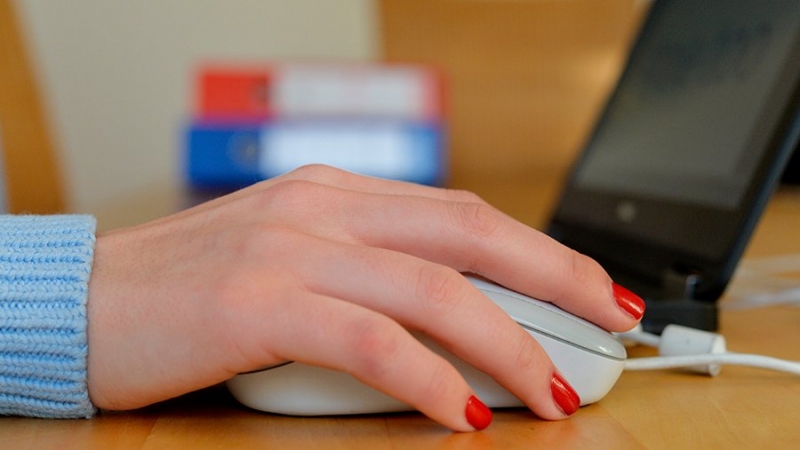 Эксперт рассказал о мошеннических схемах в связи с дефицитом некоторых товаров