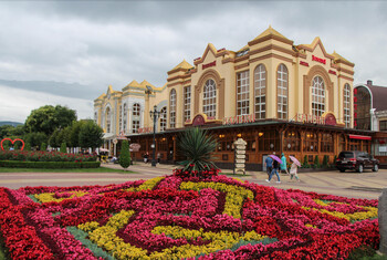 Кисловодск украсят сотнями тысяч цветов к сезону отпусков