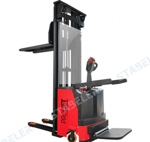 Электрические штабелеры: преимущества и область применения