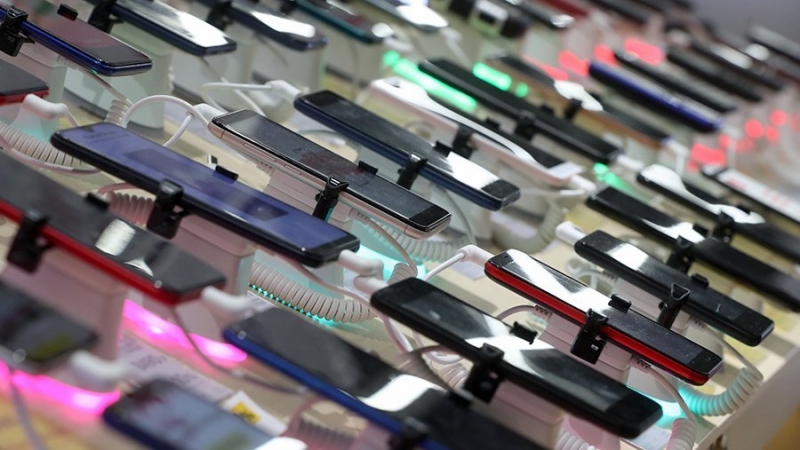 В России вдвое выросли продажи китайских смартфонов