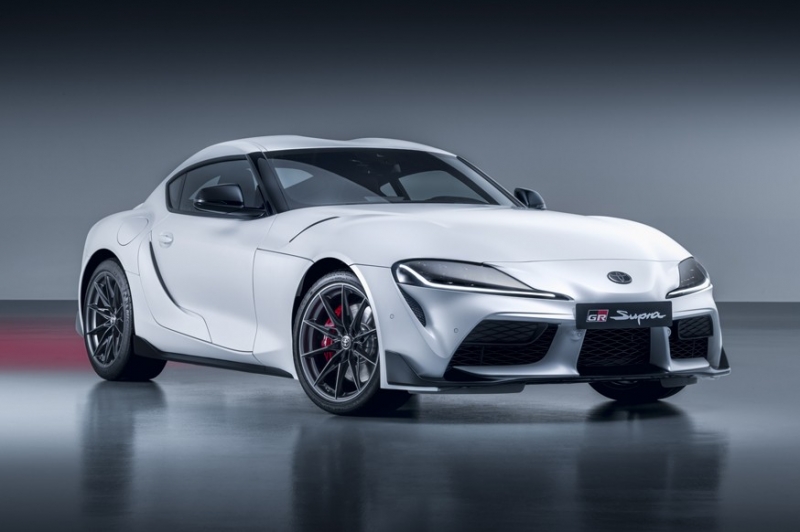Дебютировала новая версия Toyota GR Supra: теперь и с «механикой»