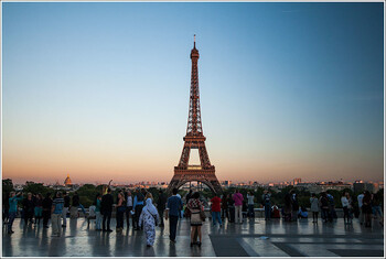 Франция возобновила выдачу виз с целью туризма, без тестов и сертификатов