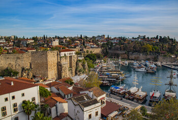 «Интурист» откроет полётную программу в Анталию на рейсах Turkish Airlines