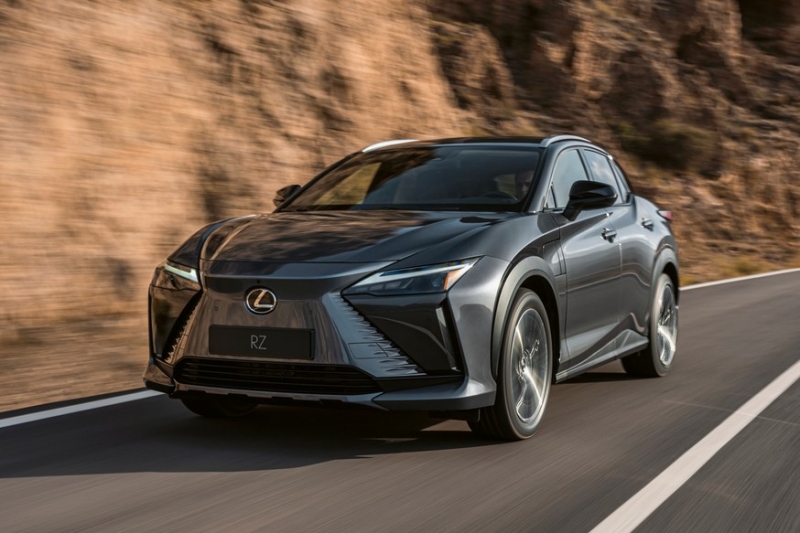 Кроссовер Lexus RZ 450e: мощнее родственных Toyota и Subaru, но дальнобойность не впечатлила
