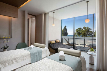 Один из крупнейших отелей Сочи меняет название