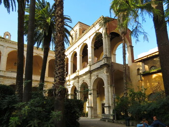 В Риме дрон туриста врезался в дворец XV века