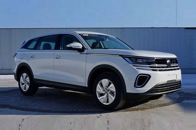 Большой кроссовер Volkswagen Tavendor: фото без камуфляжа