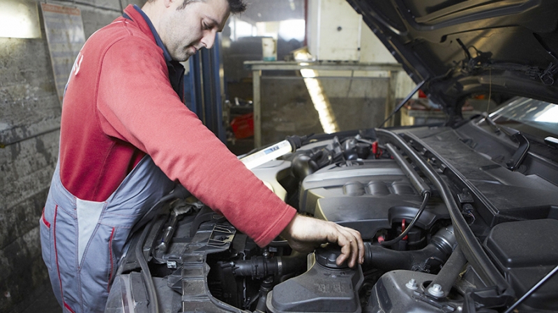 Castrol остановила поставки моторного масла в Россию