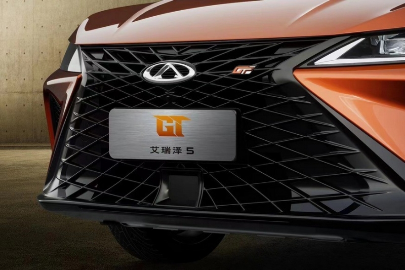 Chery анонсировала мощный седан с дизайном «под Lexus»