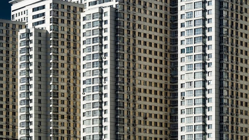 Доля покупателей жилья с ипотекой рекордно снизилась