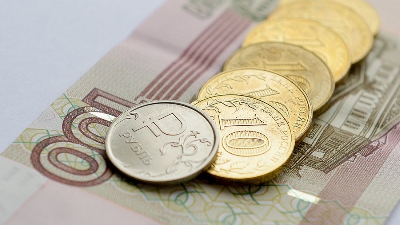 Экономист назвал угрожающий российскому бюджету курс рубля