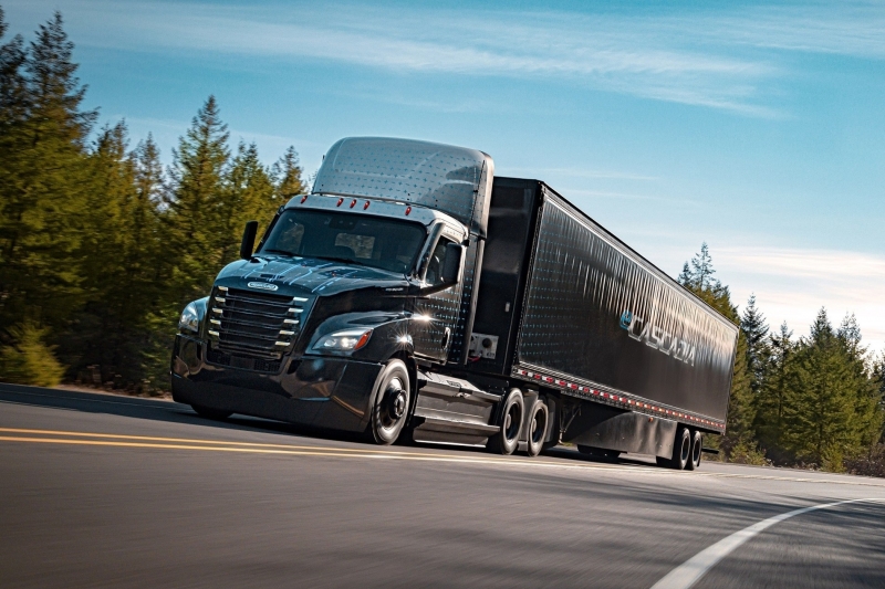 Фура ближнего боя: Freightliner eCascadia выйдет на рынок раньше, чем Tesla Semi