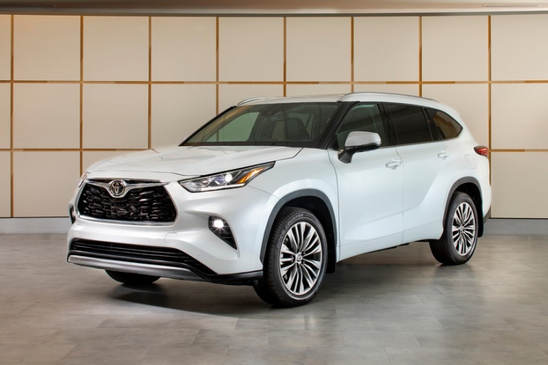 Кроссовер Toyota Highlander перешёл в 2023 модельный год: «турбочетверка» вместо V6