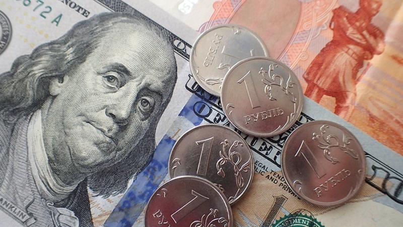 Курс доллара опустился до 63 рублей