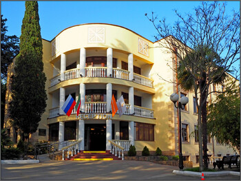 Отели Кубани и Крыма начали снижать цены