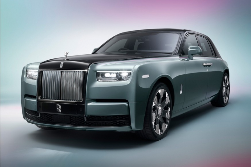 Rolls-Royce слегка «освежил» Phantom: седану поправили оптику и обновили мультимедийную систему