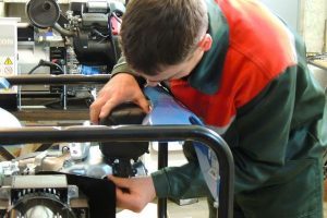 Процесс обслуживания дизель-генераторов