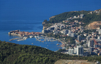 Авиакомпания AZAL полетит в Черногорию из Баку