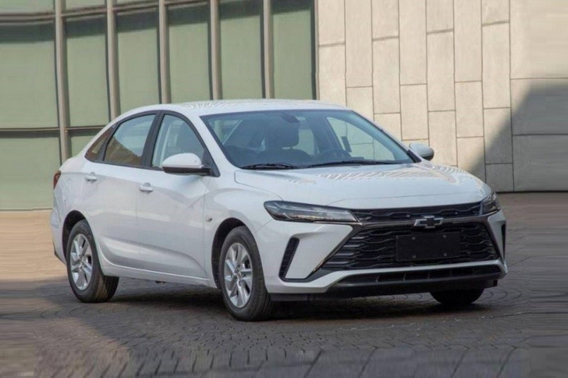 Бюджетный седан Chevrolet Monza пережил рестайлинг: солиднее и слабее