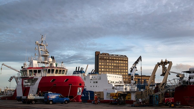 Цена нефти Brent на бирже ICE поднялась выше $121 впервые с 24 марта