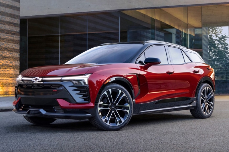 Chevrolet готовится к скорому дебюту Blazer EV: первое фото конкурента Ford Mustang Mach-E