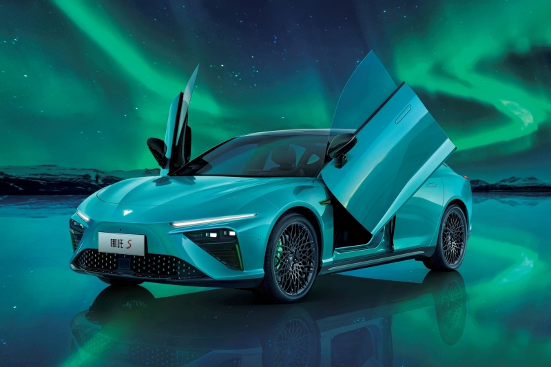 Hozon Neta S: ещё один конкурент Tesla Model S с автопилотом и подъёмными дверьми