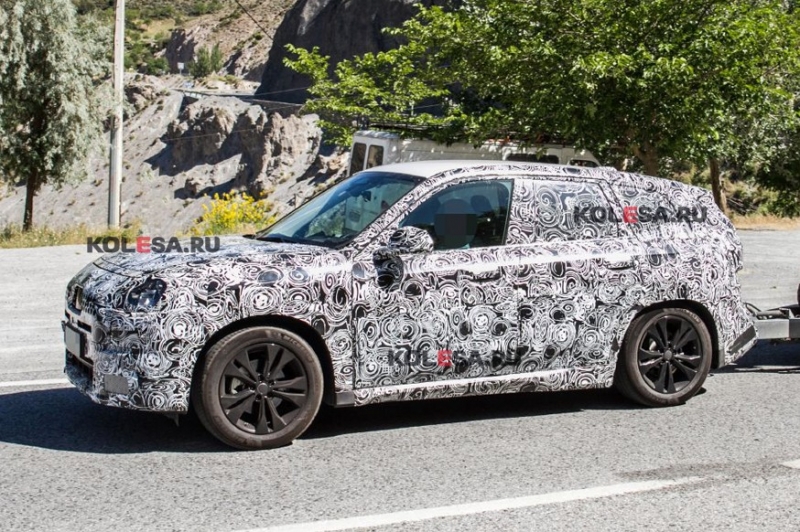 Mini тестирует кроссовер, ближайшим родственником которого будет новый BMW X1