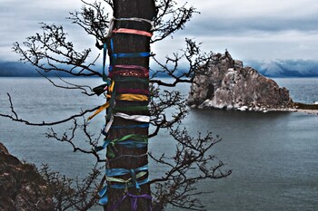 На Байкале турист погиб, сорвавшись со скалы на острове Ольхон