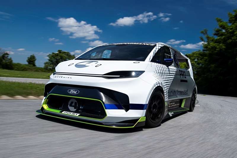 Ну очень быстрая доставка: представлен 2000-сильный фургон Ford Pro Electric SuperVan