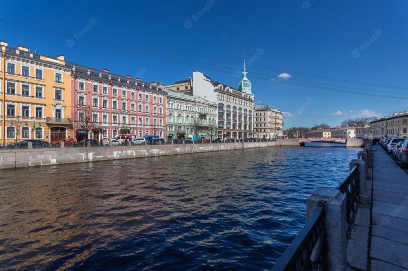 Петербург стал городом-лидером России по числу комнат в продаже