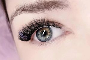 Наращивание ресниц: без каких инструментов это невозможно