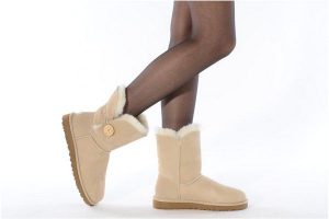 Угги: как правильно сочетать с одеждой, чтобы выглядеть стильно