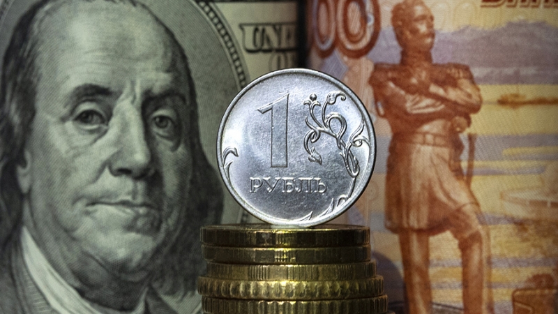 В ЦБ исключили принудительную конвертацию валютных счетов в рублевые