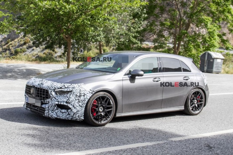 В Mercedes-AMG отправили на испытания обновлённый A 45 S: хэтчбек попался фотошпионам