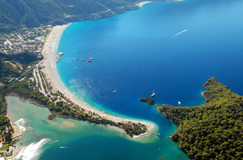 Автобус с туристами из РФ попал в ДТП в Турции