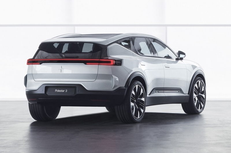 Кроссовер рассекретят в октябре: стал известен ориентировочный ценник Polestar 3
