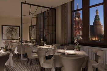Отель Four Seasons 5* в Москве переименовали в Legend of Moscow 