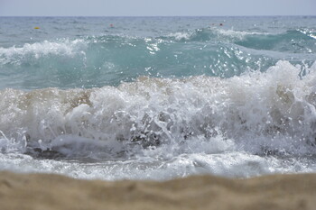Первый песчаный пляж открылся в Сочи