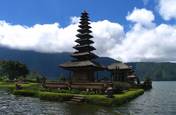 РФ и Индонезия обсуждают возобновление прямого авиасообщения 