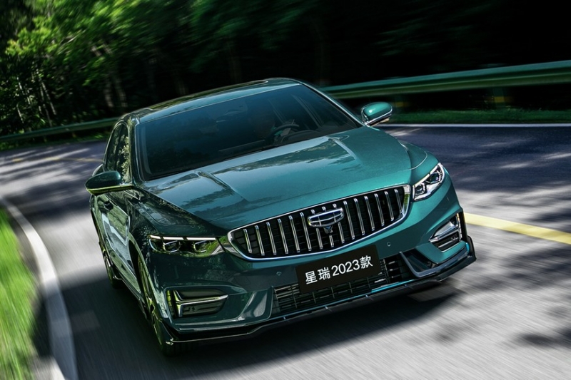 Седан Geely Preface с начинкой Volvo обрёл новую топ-версию после рестайлинга