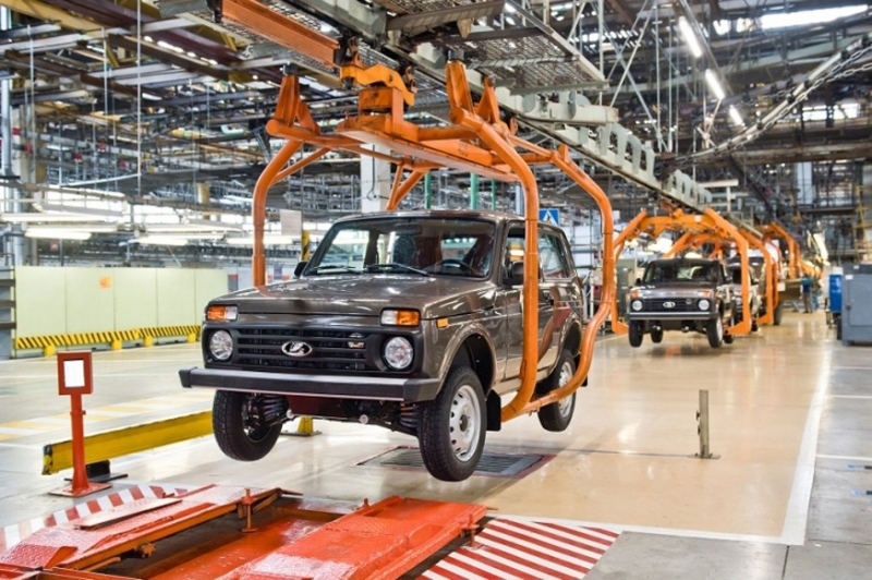 Внедорожник родом из СССР: возобновлено производство Lada Niva Legend