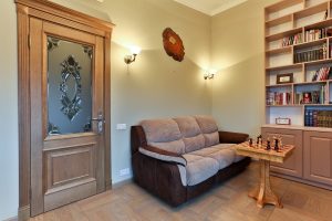 Шум больше не страшен: правила выбора двери с шумоизоляцией