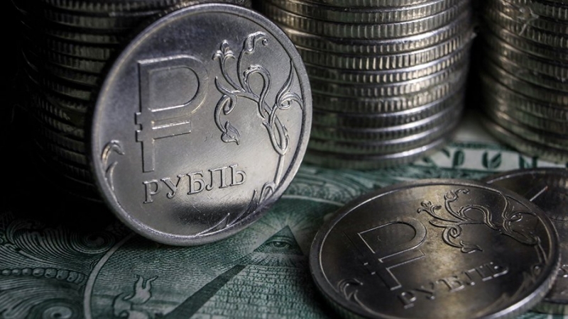 Bloomberg назвал укрепление рубля «головной болью» Запада
