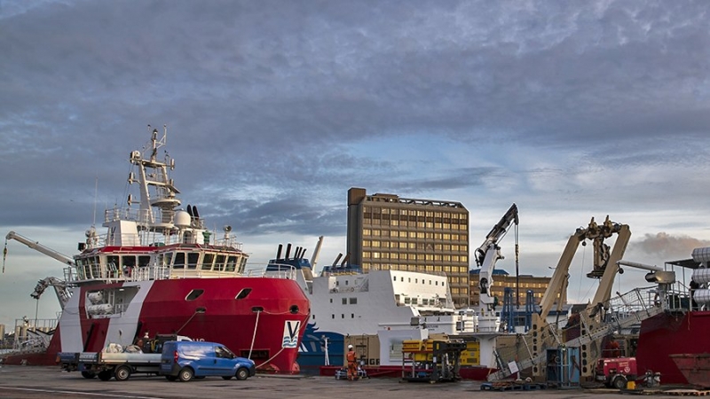 Цена барреля нефти марки Brent опустилась ниже $93 впервые с 21 февраля