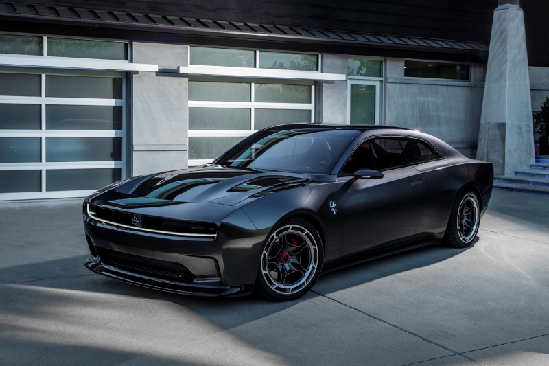 Электрический Dodge Charger Daytona SRT: полный привод, рывки и акустический выхлоп