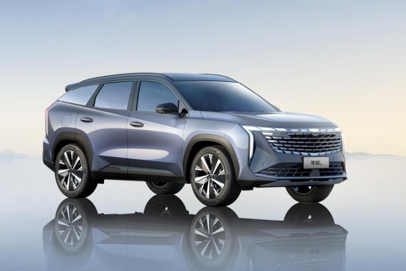 Geely Atlas перешёл в новое поколение: платформа Volvo и планшет круче, чем у Весты