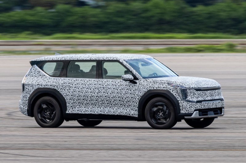 Kia готовит ещё один кроссовер: EV9 показался на новых снимках