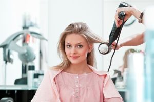 Ухаживаем за своей молодостью и внешним видом: как часто стоит посещать салон красоты