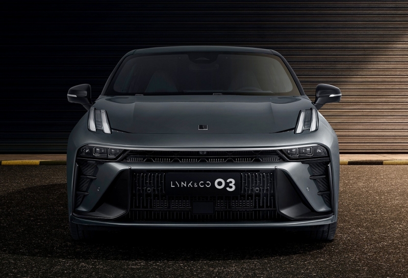 Посвежевший шведско-китайский спортседан Lynk & Co 03 получил полностью новый салон