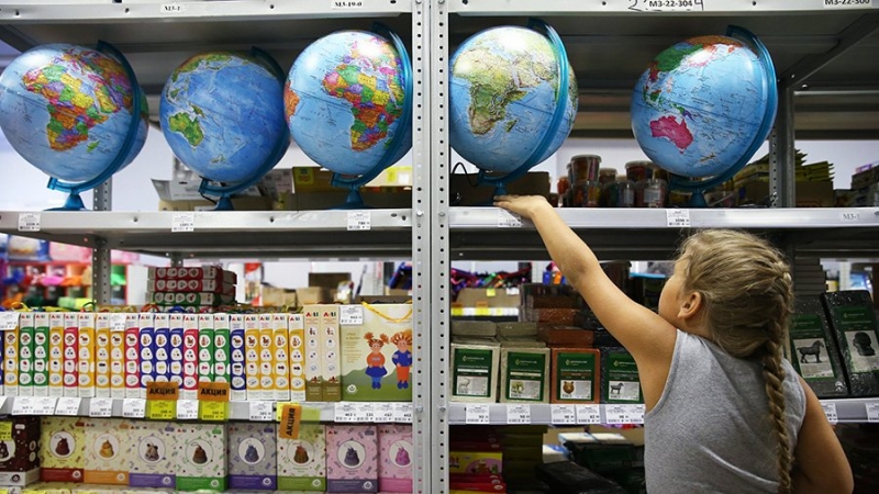 В Минпромторге спрогнозировали понижение цен на школьные товары